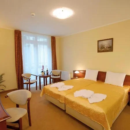 Am Park Arstone Hotel *